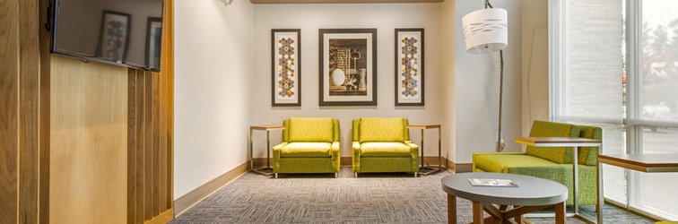 Lobby Holiday Inn Express & Suites CARROLLTON WEST, an IHG Hotel