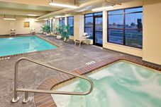 Swimming Pool Holiday Inn Express & Suites PASCO-TRICITIES by IHG, an IHG Hotel
