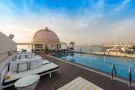 Swimming Pool InterContinental Hotels MARINE DRIVE-MUMBAI, an IHG Hotel