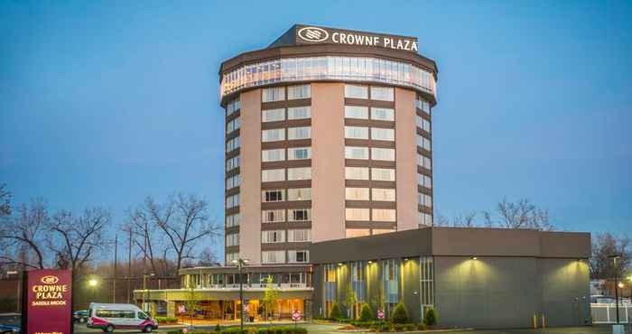 ภายนอกอาคาร Crowne Plaza SADDLE BROOK, an IHG Hotel