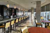 Bar, Cafe and Lounge Crowne Plaza SADDLE BROOK, an IHG Hotel