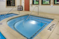 游泳池 Holiday Inn Express & Suites BURLESON/FT. WORTH by IHG, an IHG Hotel