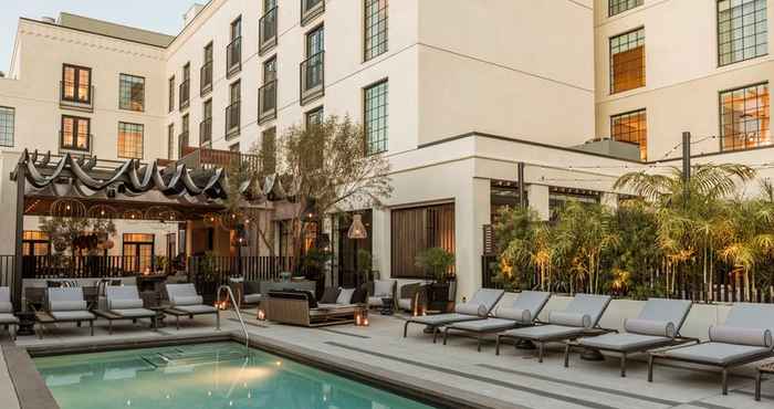 สระว่ายน้ำ Kimpton LA PEER HOTEL, an IHG Hotel