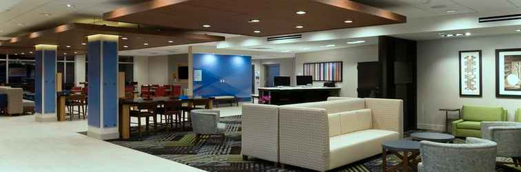Lobby Holiday Inn Express & Suites TAMPA EAST - YBOR CITY, an IHG Hotel