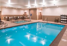 Swimming Pool 4 EVEN Hotel EUGENE by IHG