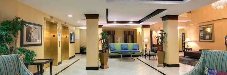 Lobby Holiday Inn Express & Suites TOWER CENTER NEW BRUNSWICK, an IHG Hotel