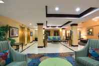 Lobby Holiday Inn Express & Suites TOWER CENTER NEW BRUNSWICK, an IHG Hotel