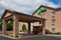 Exterior Holiday Inn Express MT. PLEASANT - SCOTTDALE, an IHG Hotel