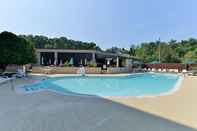 Swimming Pool Holiday Inn WASHINGTON D.C.-GREENBELT MD, an IHG Hotel
