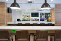 Bar, Cafe and Lounge Holiday Inn NASHVILLE-VANDERBILT (DWTN), an IHG Hotel