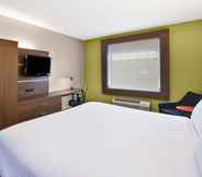 Bedroom 5 Holiday Inn Express & Suites MANCHESTER-CONF CTR(TULLAHOMA), an IHG Hotel