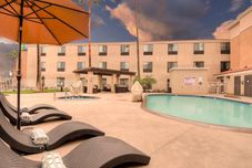 Swimming Pool Holiday Inn Express & Suites CARLSBAD BEACH by IHG, an IHG Hotel