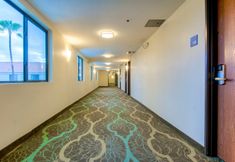 Lobby 6 Holiday Inn Express & Suites CARLSBAD BEACH by IHG, an IHG Hotel