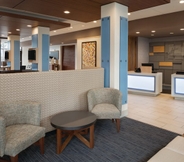 Lobby 4 Holiday Inn Express KNOXVILLE-STRAWBERRY PLAINS, an IHG Hotel