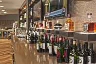 Bar, Cafe and Lounge Crowne Plaza Suites MSP AIRPORT - MALL OF AMERICA, an IHG Hotel
