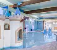 Swimming Pool 5 Holiday Inn Express WISCONSIN DELLS, an IHG Hotel