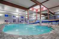 Swimming Pool Holiday Inn Express WISCONSIN DELLS, an IHG Hotel