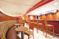 Bar, Cafe and Lounge Holiday Inn & Suites BECKLEY, an IHG Hotel