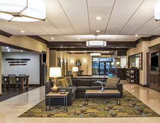 Lobby 2 Holiday Inn NATIONAL AIRPORT/CRYSTAL CITY, an IHG Hotel