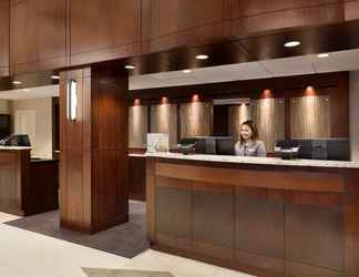 Lobi 2 Crowne Plaza CRYSTAL CITY-WASHINGTON, D.C., an IHG Hotel