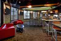 Bar, Kafe dan Lounge Holiday Inn & Suites CHICAGO NORTHWEST - ELGIN, an IHG Hotel