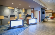 Lobby 7 Holiday Inn Express & Suites FT. WASHINGTON - PHILADELPHIA, an IHG Hotel