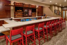 บาร์ คาเฟ่ และเลานจ์ Holiday Inn & Suites HOUSTON WEST - KATY MILLS by IHG, an IHG Hotel