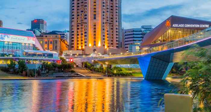 Exterior InterContinental Hotels ADELAIDE, an IHG Hotel