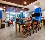 Restaurant 2 Holiday Inn Express & Suites ATLANTA N - WOODSTOCK, an IHG Hotel