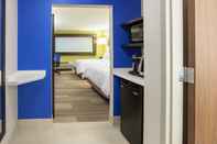 Bedroom Holiday Inn Express & Suites ATLANTA N - WOODSTOCK, an IHG Hotel