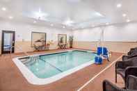 Swimming Pool Holiday Inn Express & Suites ALBANY AIRPORT - WOLF ROAD, an IHG Hotel