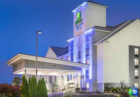 Exterior Holiday Inn Express & Suites LOUISVILLE EAST, an IHG Hotel