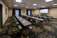 Functional Hall Holiday Inn Express & Suites CLEARFIELD, an IHG Hotel