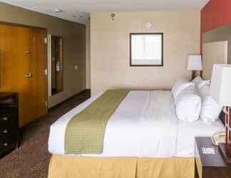 Bedroom 2 Holiday Inn BIG RAPIDS, an IHG Hotel