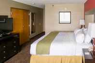 ห้องนอน Holiday Inn BIG RAPIDS, an IHG Hotel