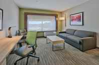 Common Space Holiday Inn Express & Suites ROSWELL, an IHG Hotel