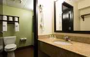 In-room Bathroom 2 Holiday Inn WILMINGTON-MARKET ST., an IHG Hotel