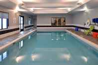 Swimming Pool Holiday Inn Express & Suites SHIPPENSBURG, an IHG Hotel