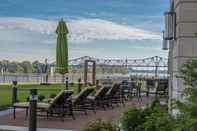 Kolam Renang Holiday Inn OWENSBORO RIVERFRONT, an IHG Hotel