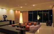 Lobby 6 Holiday Inn & Suites MAKATI, an IHG Hotel