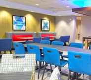 ร้านอาหาร 5 Holiday Inn Express HASTINGS, an IHG Hotel