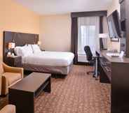 Kamar Tidur 2 Holiday Inn Express & Suites TOPEKA WEST I-70 WANAMAKER, an IHG Hotel