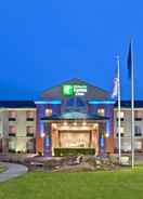 EXTERIOR_BUILDING Holiday Inn Express & Suites Albany, an IHG Hotel