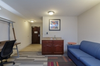 Common Space Holiday Inn Express & Suites SOUTH BEND - NOTRE DAME UNIV., an IHG Hotel