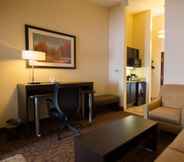 Ruang untuk Umum 7 Holiday Inn Express & Suites TOPEKA WEST I-70 WANAMAKER, an IHG Hotel