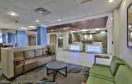 Lobi 6 Holiday Inn Express & Suites PORTALES, an IHG Hotel