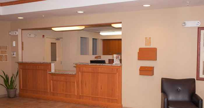 Lobby Candlewood Suites LOGAN