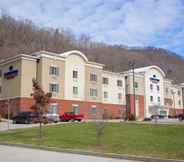 Exterior 5 Candlewood Suites LOGAN