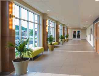 Lobby 2 Holiday Inn MORGANTOWN - UNIVERSITY AREA, an IHG Hotel