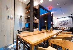 Restaurant 7 HY36 MIDTOWN MANHATTAN by IHG, an IHG Hotel